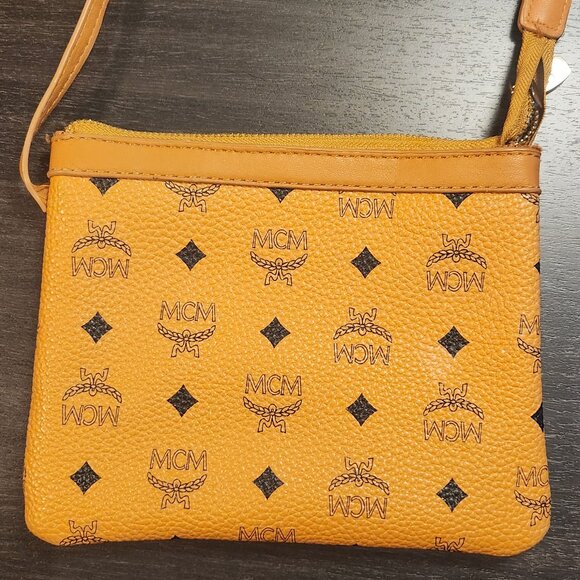 MCM Wristlet - Picture 1 of 2